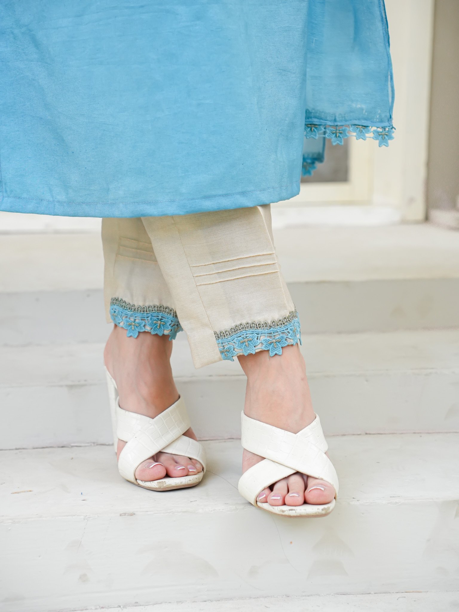 EW-109 - Cotton Lawn Stitched 3 Pcs - Image 3